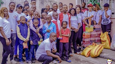 Promouvoir l’éducation de chaque enfant en Rdc,l’AJDD ont rendu visite à l’orphelinat, situé dans la commune de masina. Au cours d’initiative, les enfants de l’orphelinat ont reçu  🥇Quelques dons et fournitures scolaires 🥈une sensibilisation sur l’importance de l’hygiène